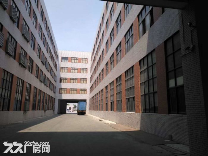 翔安内厝内岗路工业园一楼2500三楼3400平11元起租 - 2