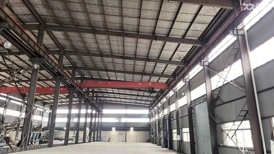江都京沪高速与启扬高速交汇处附近2跨4000㎡带4部5吨行车