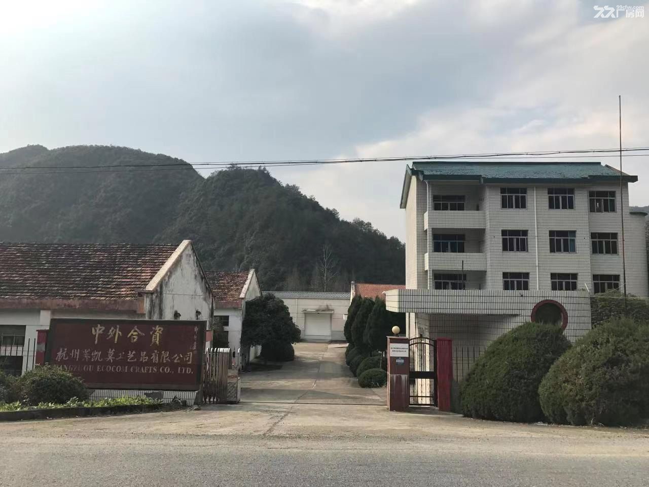 整园区出租 可出售，价格可谈。