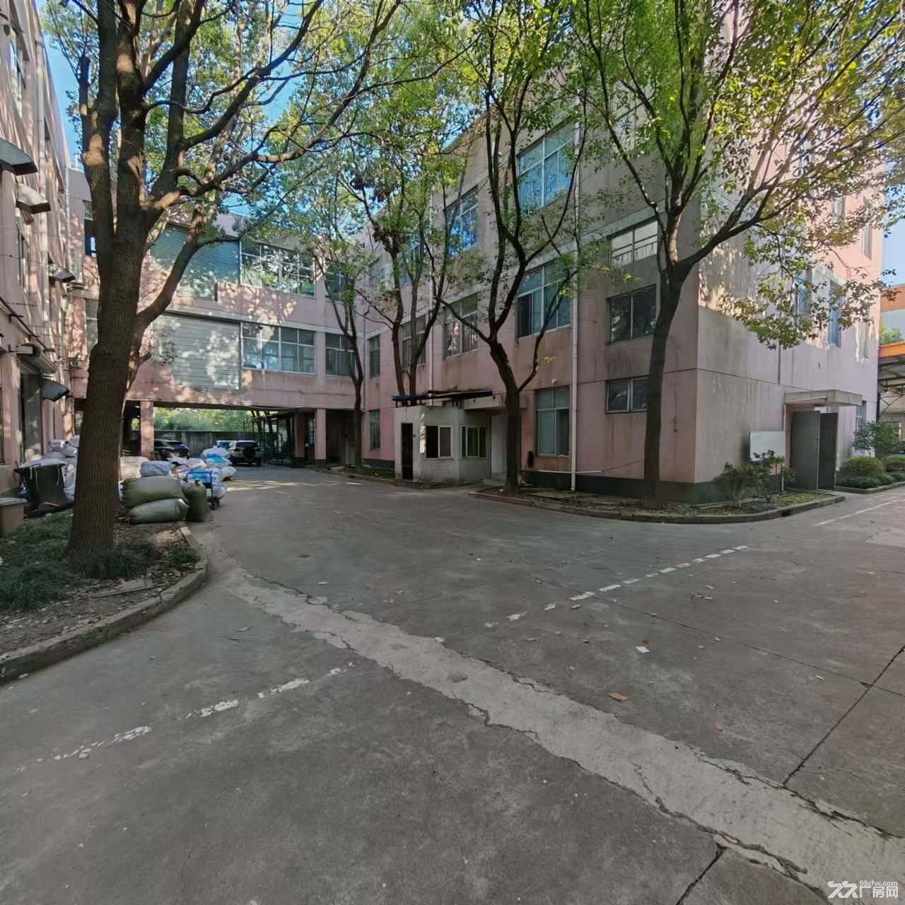 三灶大房东520平厂房出租可生产加工交通方便靠S32高速