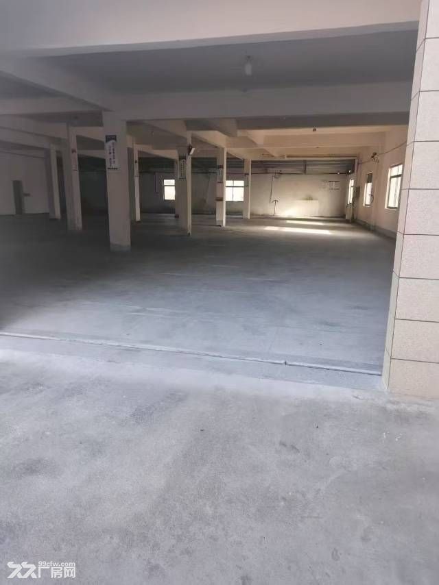 独门独院,水电费为农用非常便宜,价格不超六位数。 - 2