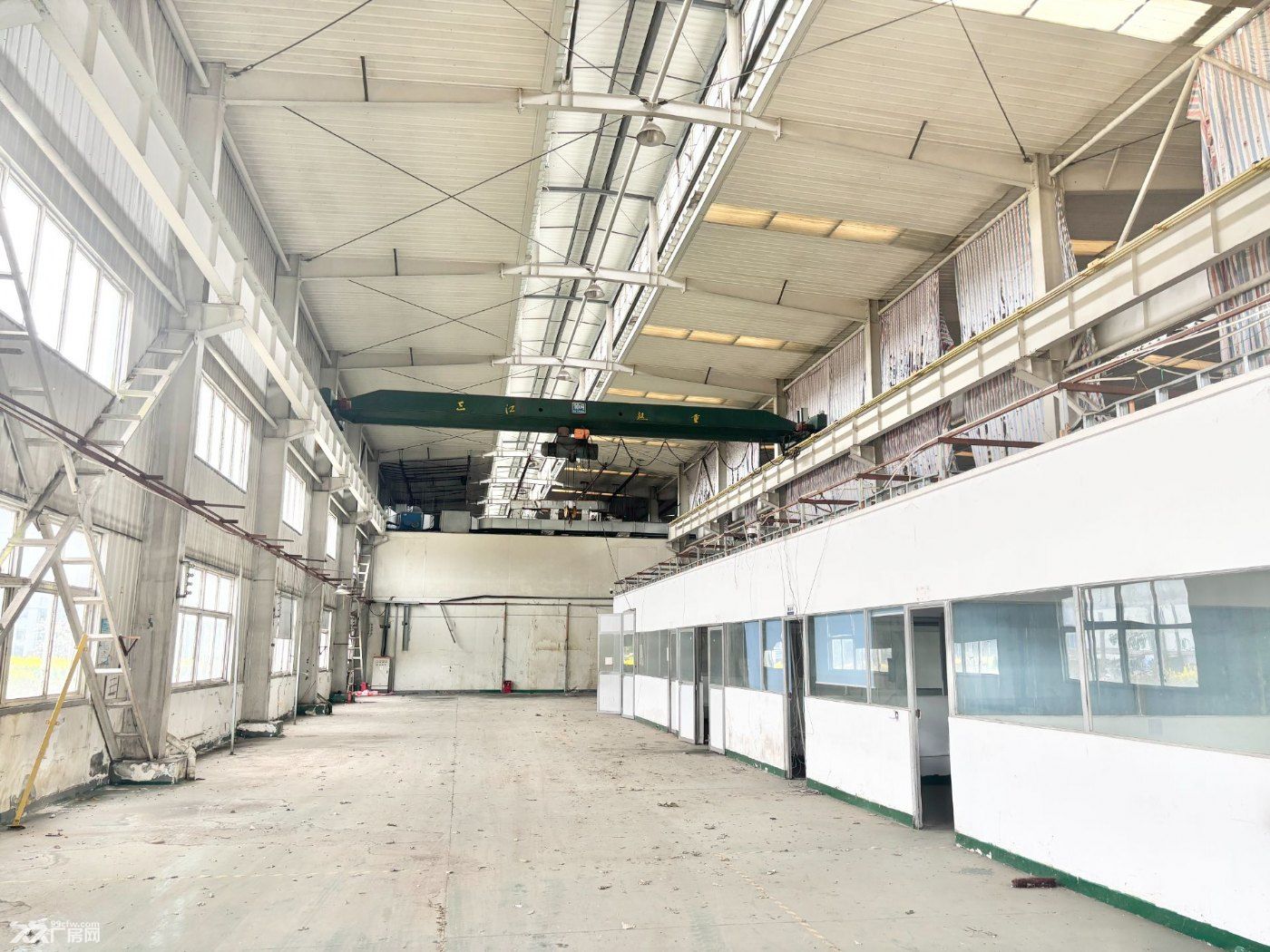 高新西区工业园600平700平900平厂房库房出租有航车