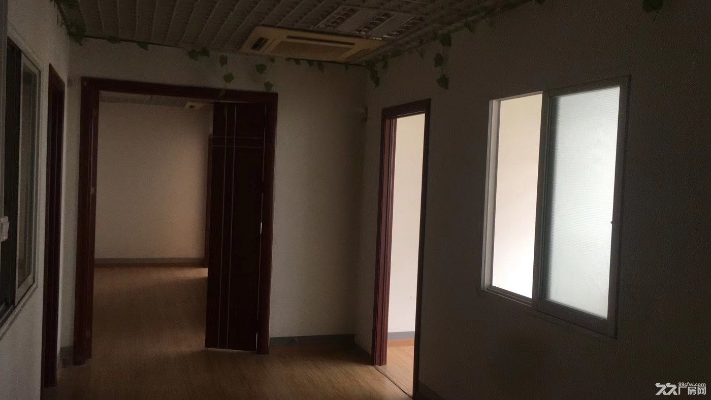 340方精装带多个直播隔断办公室出租 - 3