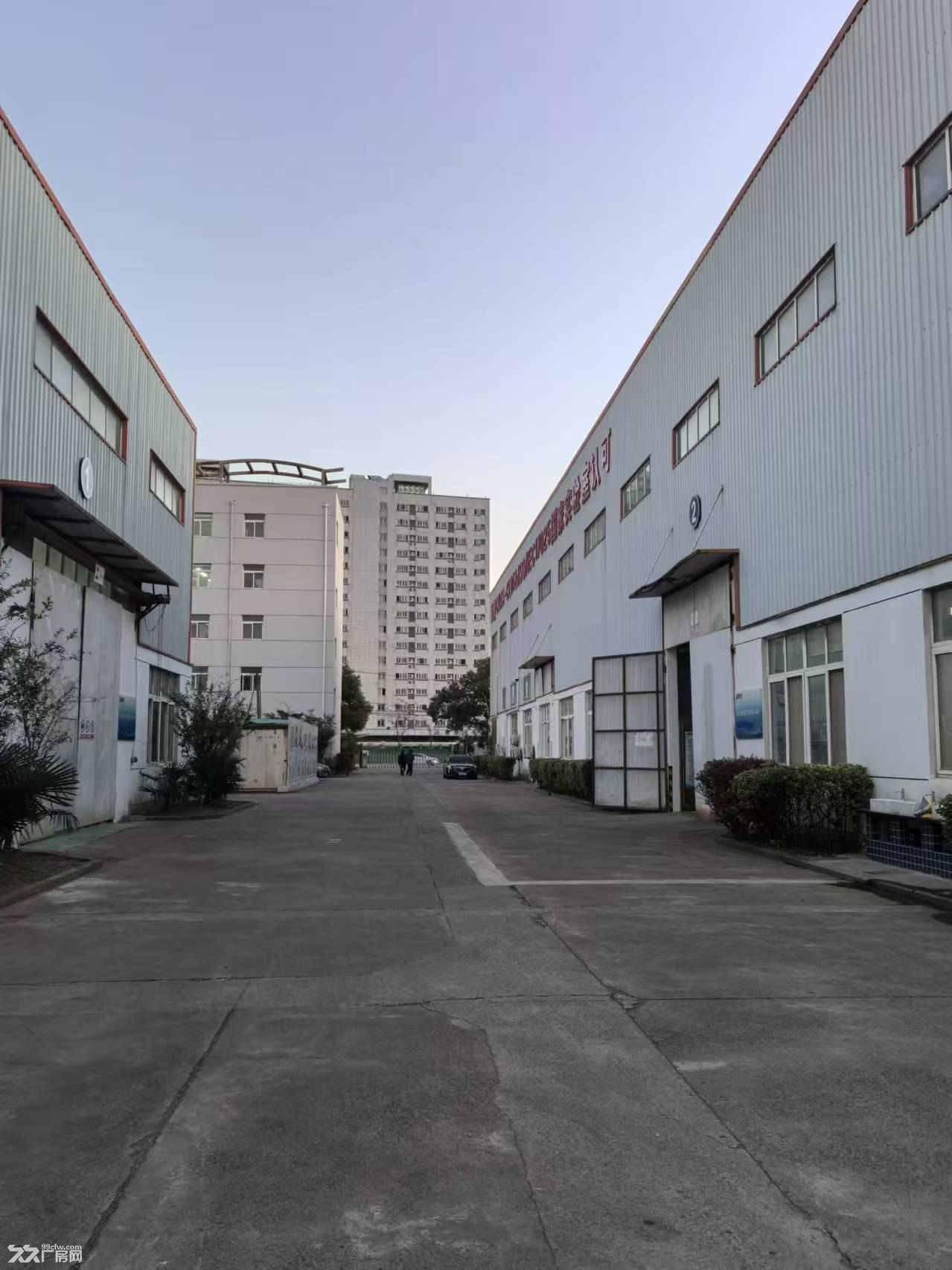 独院厂房，有办公楼，有宿舍楼，有花园，行车配套 - 2