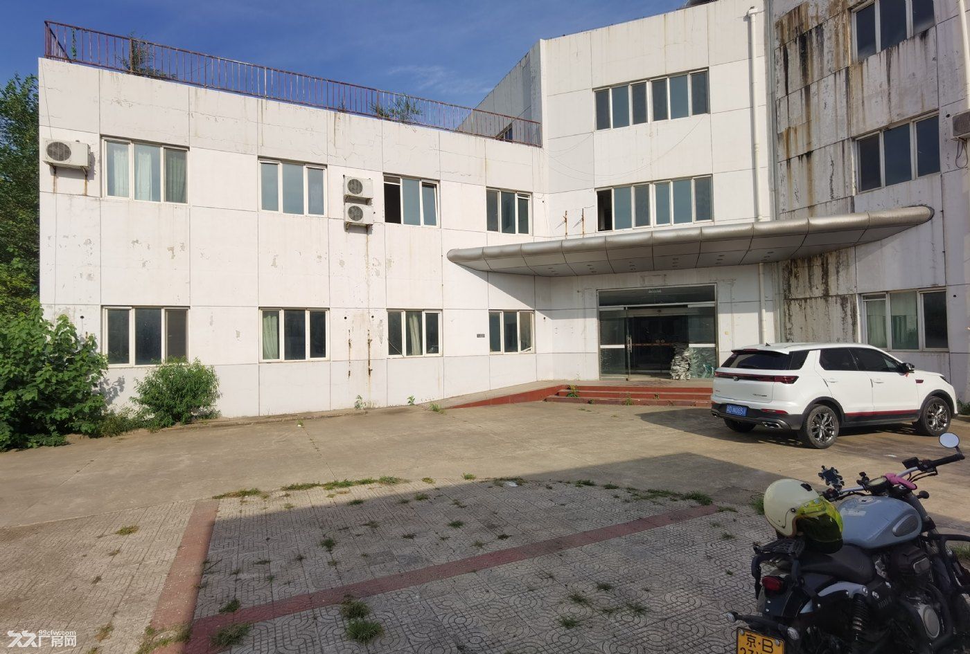 3200平米三层独栋,有宿舍有露台手续齐全,生产研发加工制造组装仓储都可以
