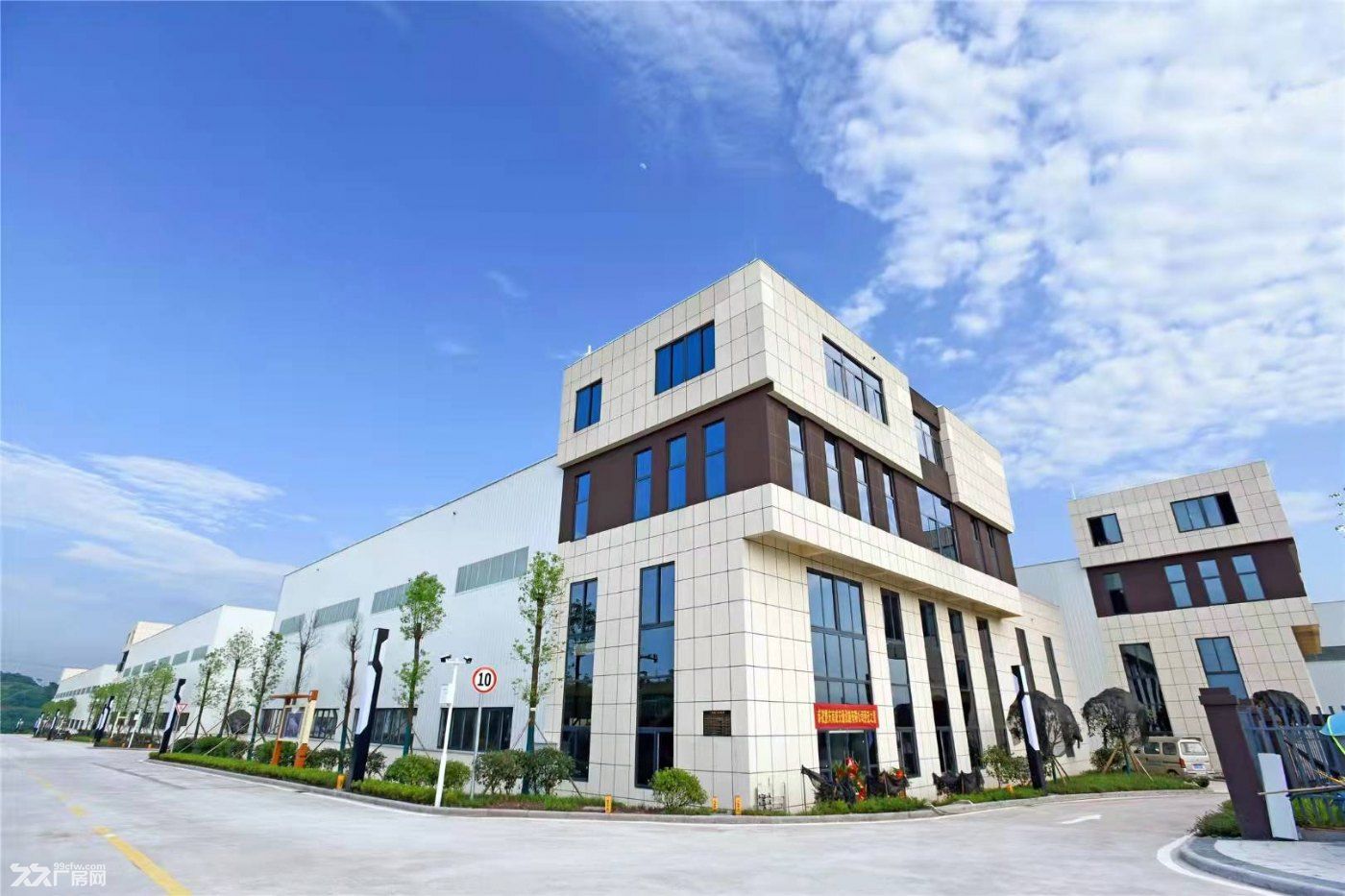 珞璜高速路口单层带院厂房出租 - 3