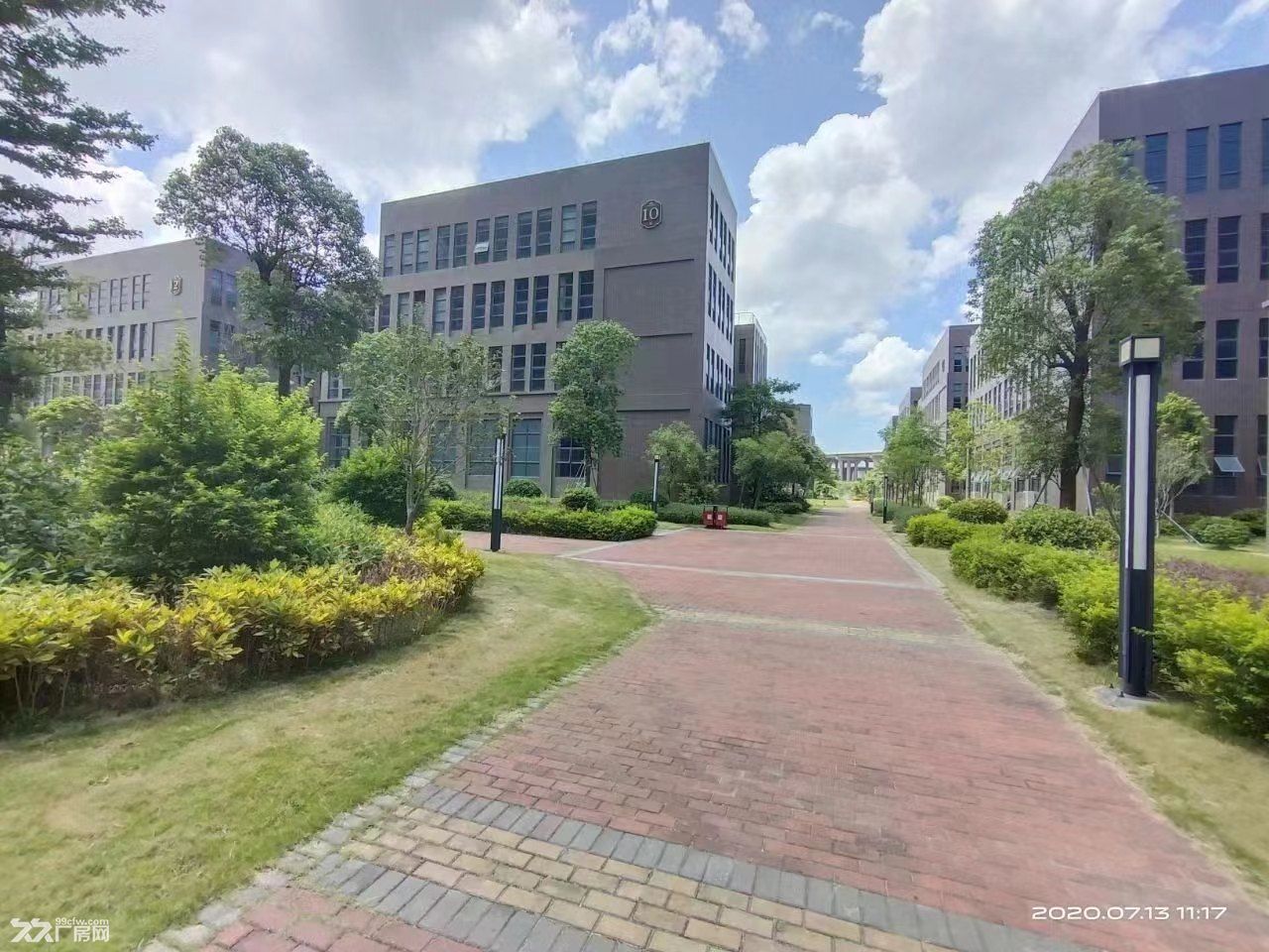 松岗桃花源科技园独栋厂房出租,1-4层 2700,有红本,可申请补贴