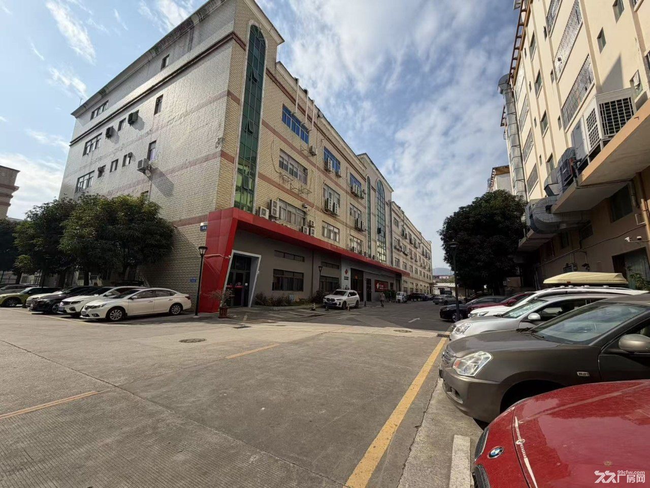 大浪商业中心整栋厂房共14564平厂房出租