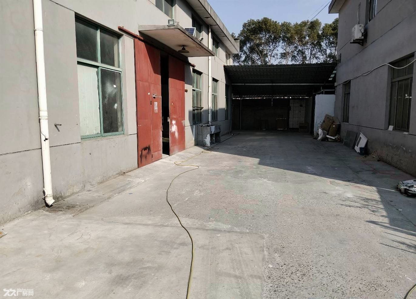 房东直租:白鹤工业区独栋550平,配有办公,场地免费棚子使用,停车免费 - 5