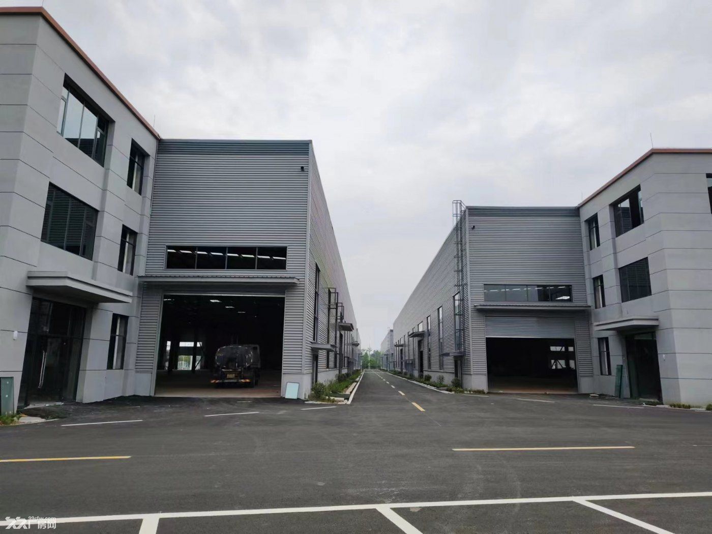 全新单层钢构厂房出售，价格低，首付2成可贷款20年