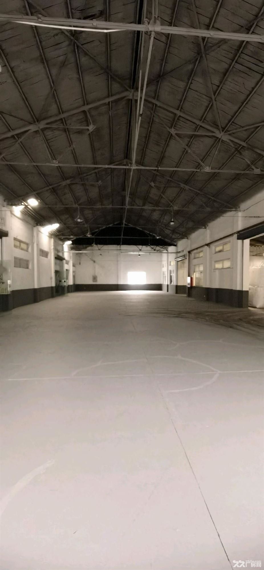 5000平仓库厂房,原房东直租没有公摊物业费。 - 4