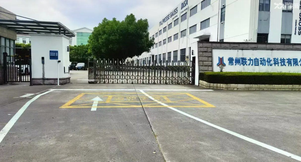 单层厂房层高15米,行车20吨+10吨;独门独院