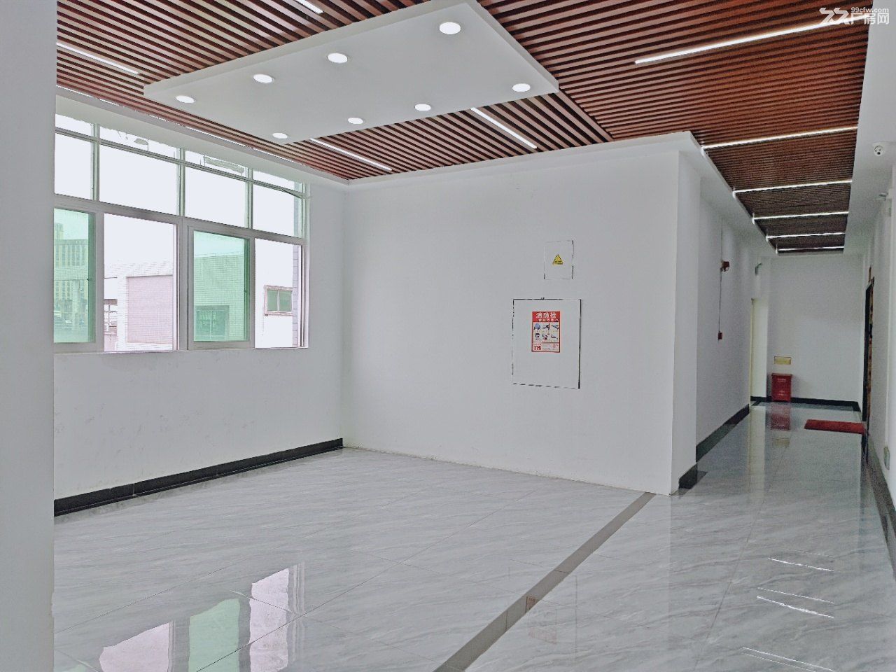 龙华大浪商业中心楼上216平厂房出租