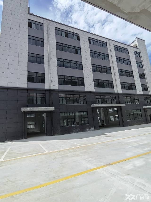 出租滨海厂房1~3层，每层1300可分租行业无限