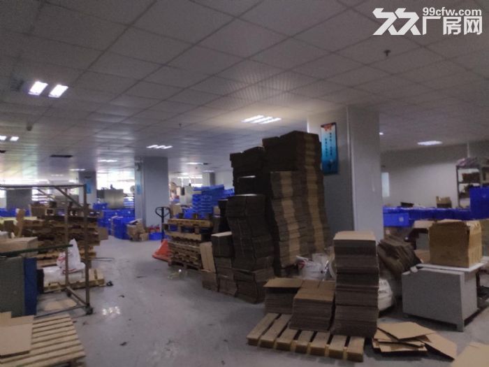 凤岗天堂围西旺楼上厂房出租2200平 毛刷 包装硅胶电子组装