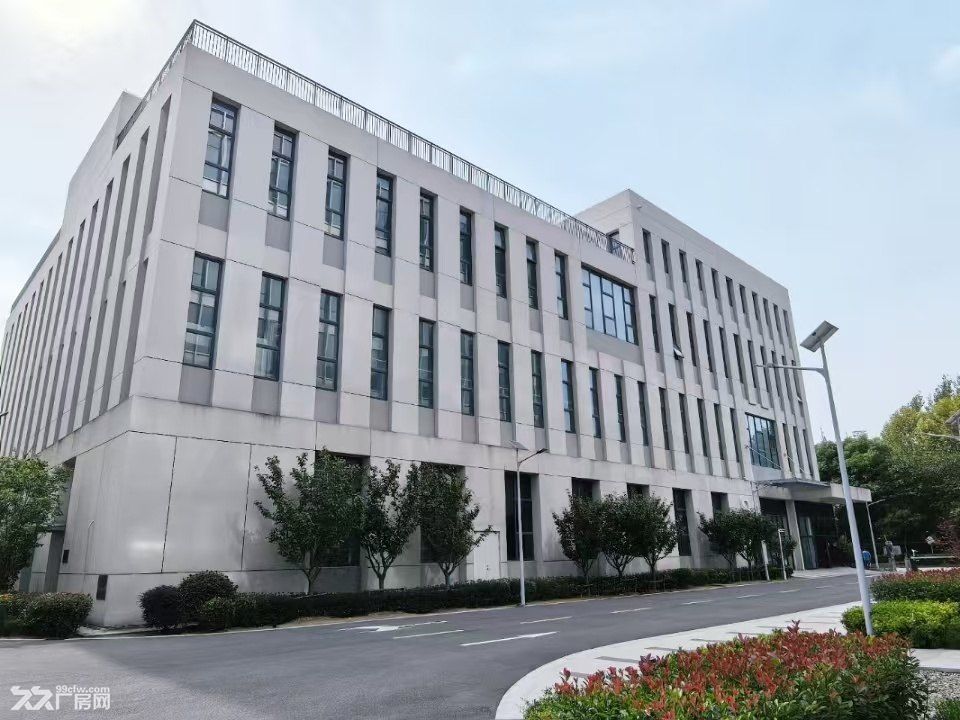 闵行莘庄工业区万级洁净车间出租，面积966平，2200平