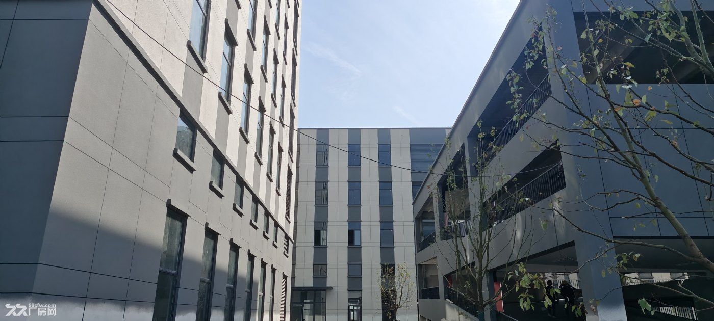 江宁大学城旁独栋厂房首付2成可贷款，配套全，交通方便