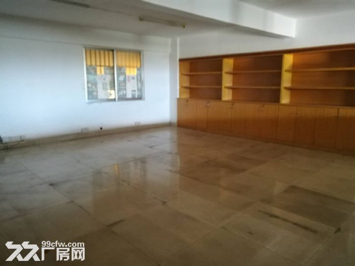 蓬江荷塘独院电梯厂房1-4层3000平方招租，租6元一平方 - 2