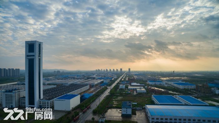 东莞市常平镇4500平方米四楼食品厂房出租 (食品证)
