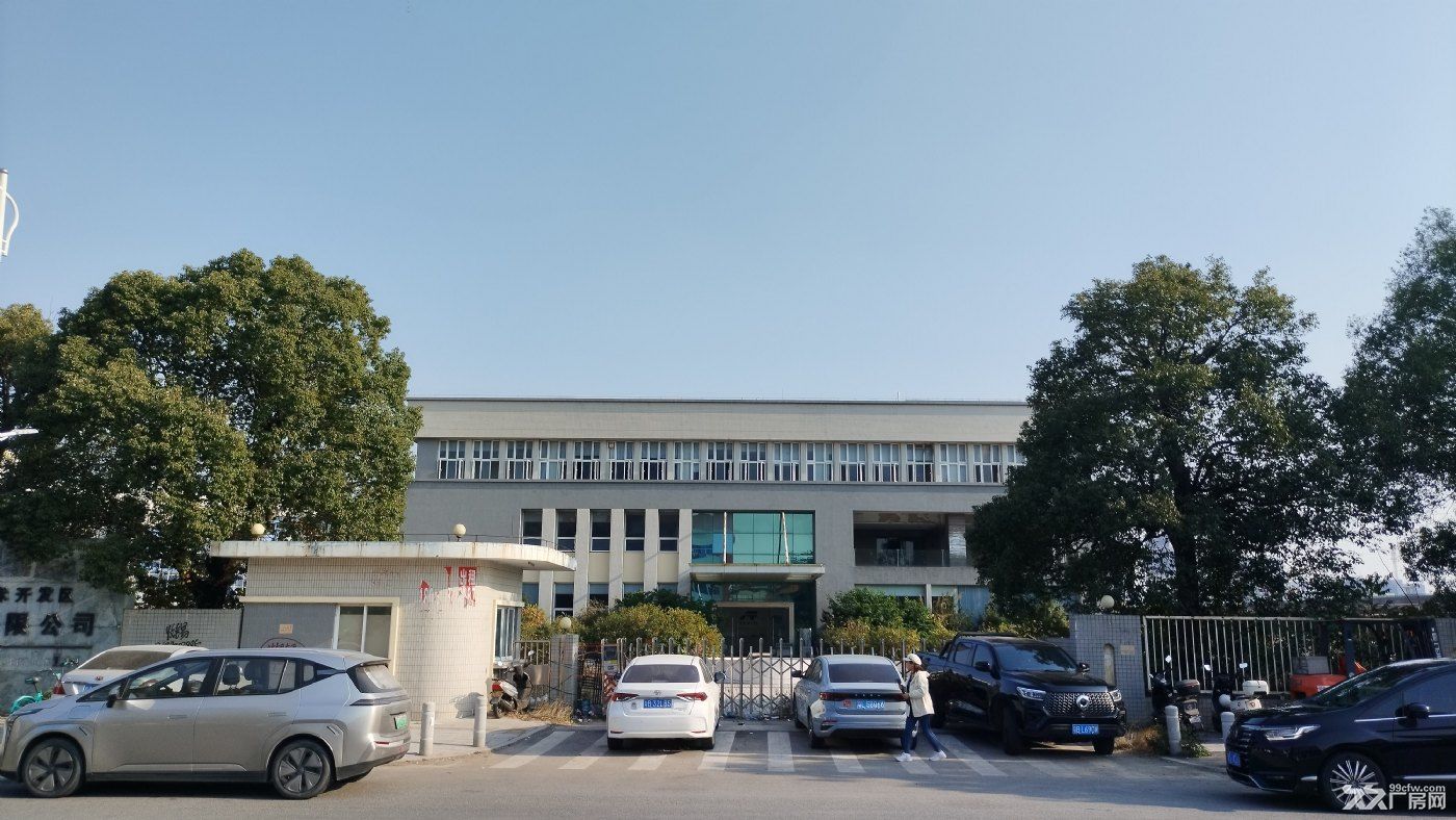 广州厂房,占地48000方,建面24000方, 一口价仅售9100万,评估3亿。