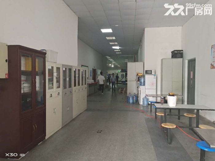 A唯亭一楼1180平标准厂房  环氧地坪