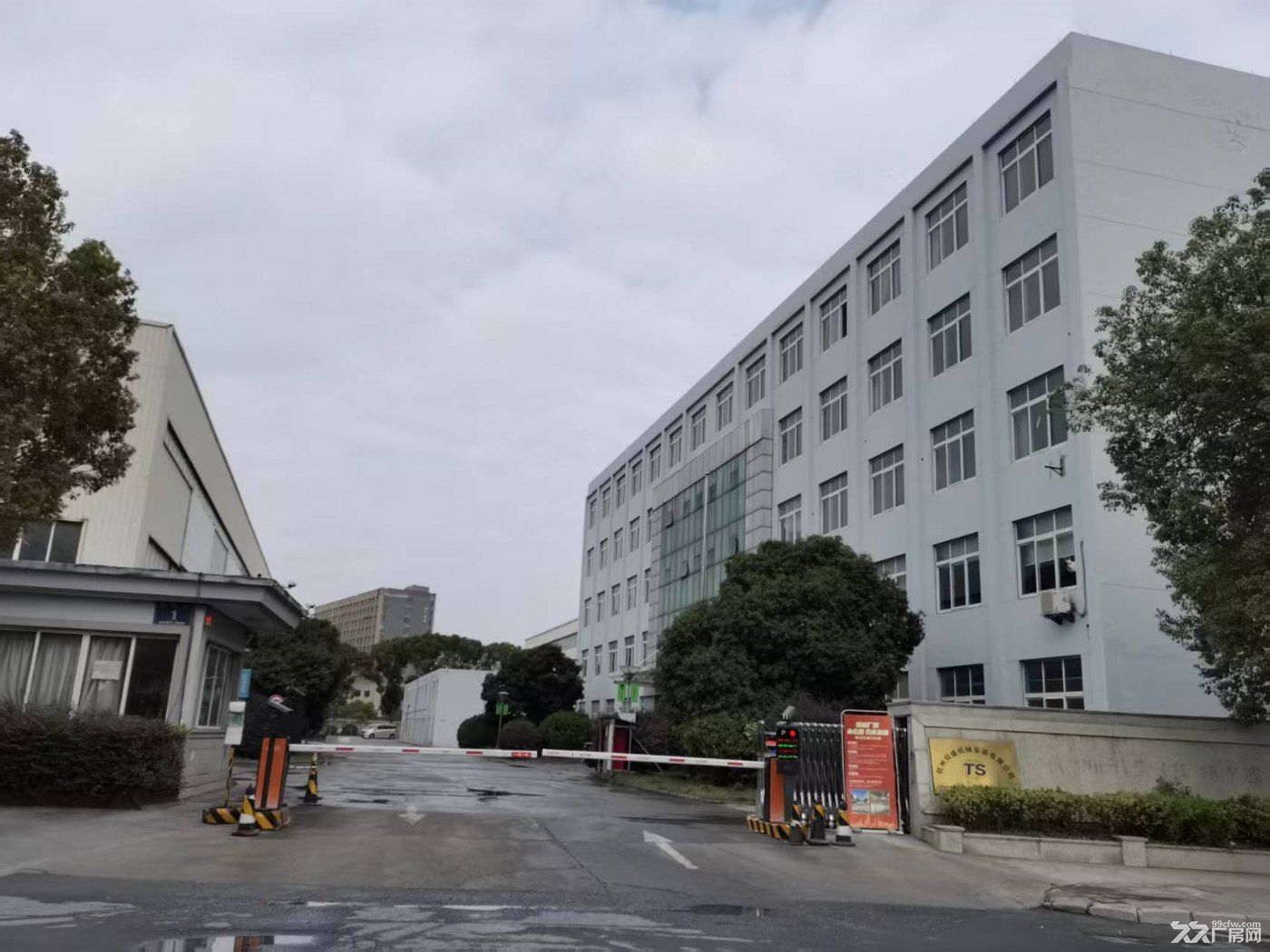 杭州拱墅区康桥工业园区的厂房办公楼,层高14米、带行车、可灵活分租 - 2