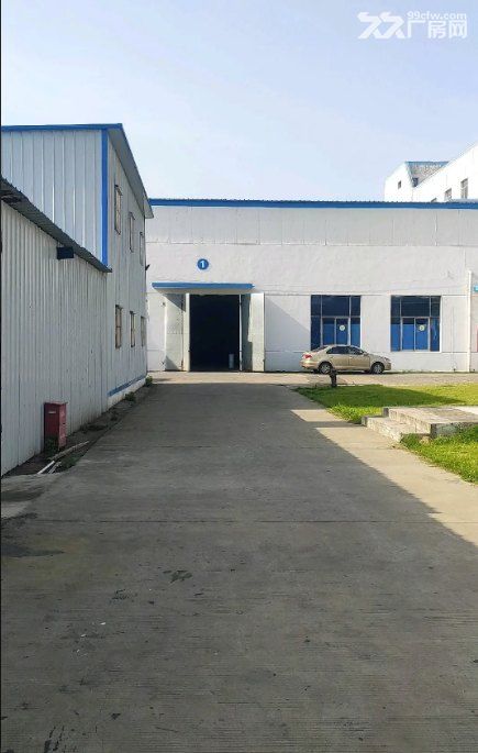 个人出租标准厂房，大型车辆可随意进出，可用行车 可整租可分租