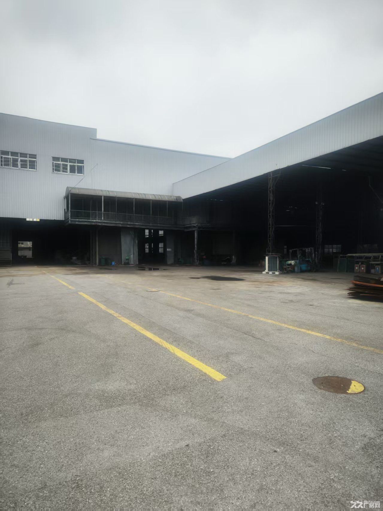 金山工业区独门独院10000平米厂房出售 - 2