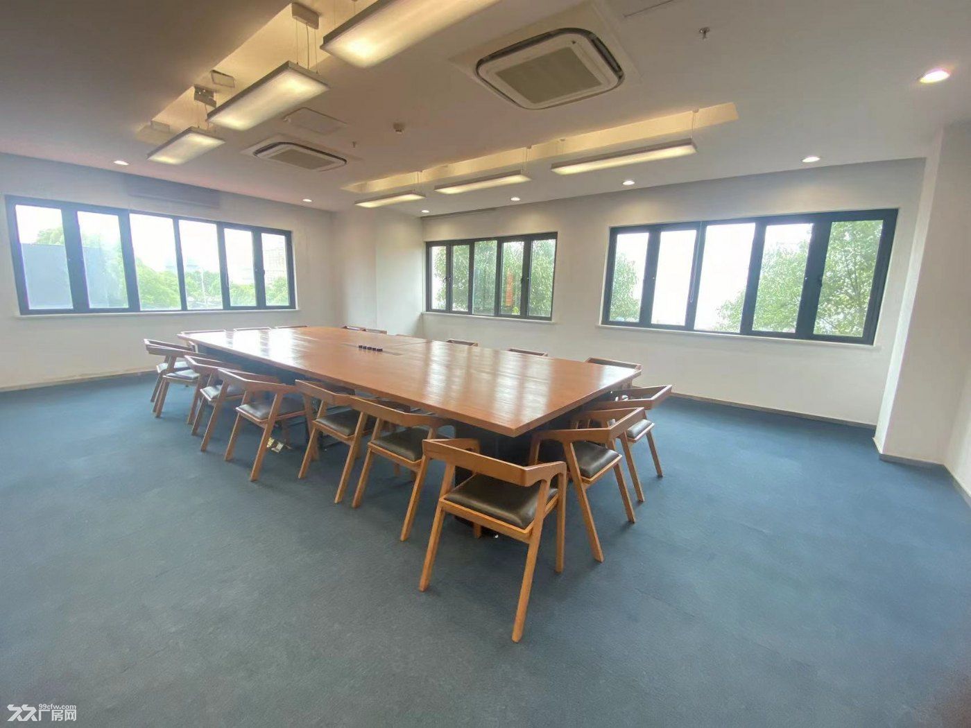 颛桥都会路向阳工业园标准工厂700.940.1300.2700.最大4600平