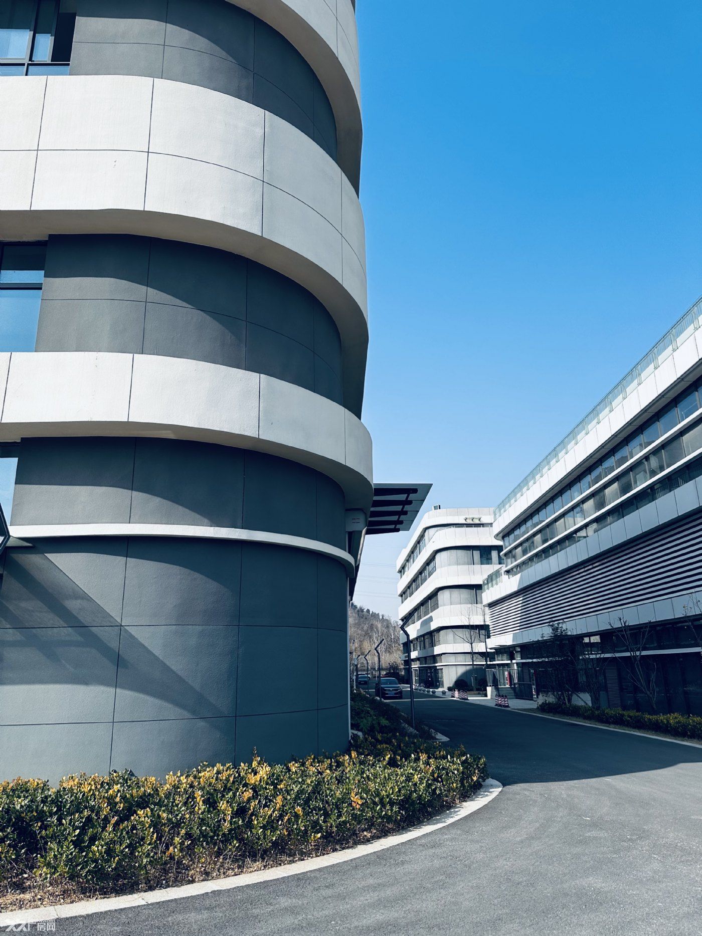 市区厂房可租可售。买一层用一层