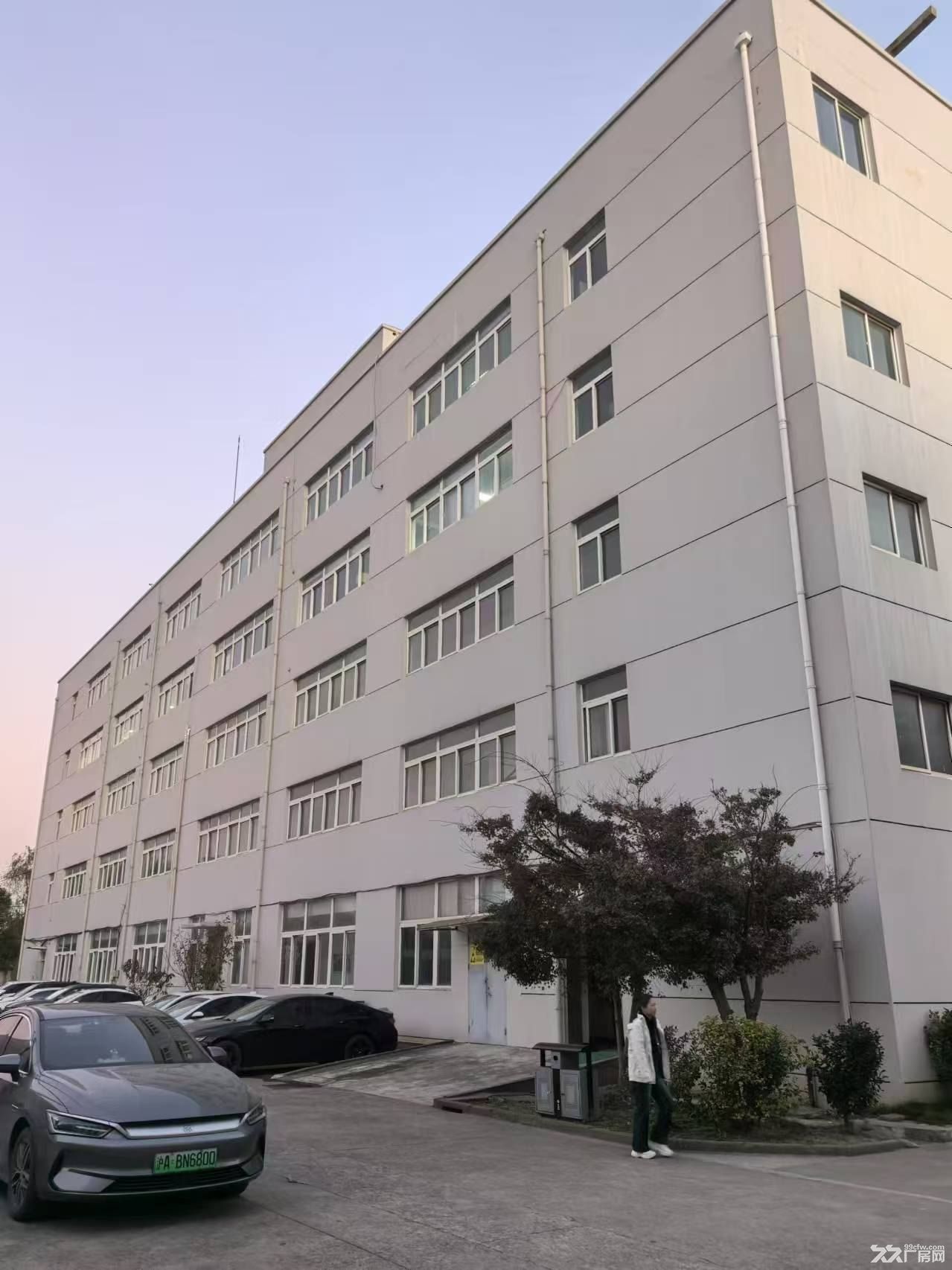 独院厂房，有办公楼，有宿舍楼，有花园，行车配套