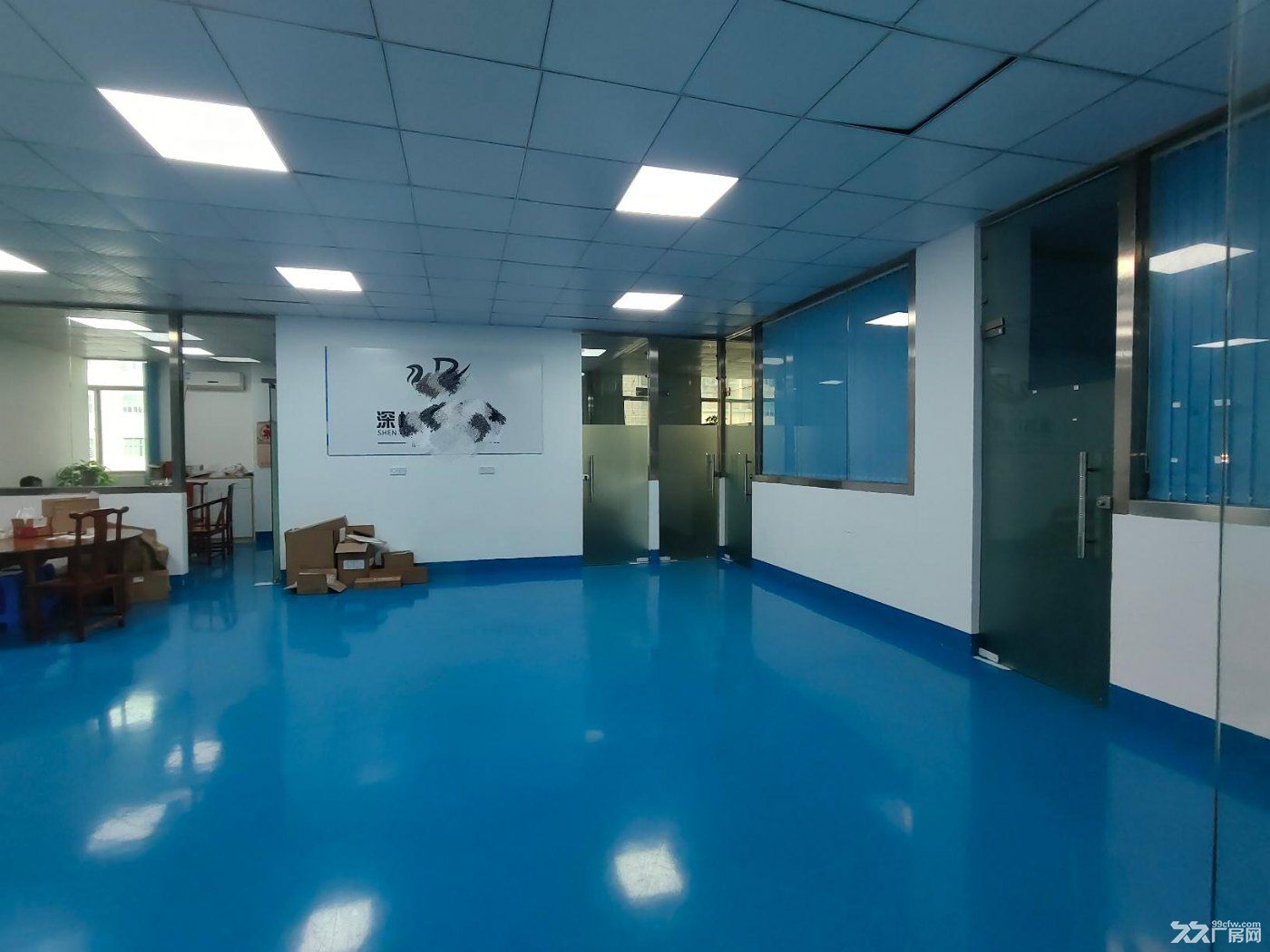 深圳坪地新出精装修厂房带现成办公室出租