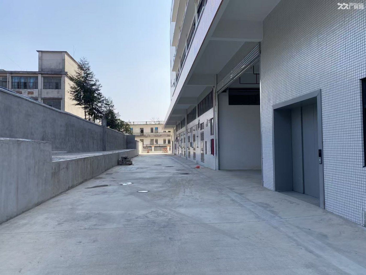 花都大道边独院新出标准厂房出租,12000平方,整租,实用面积大,采光好,空地 - 6