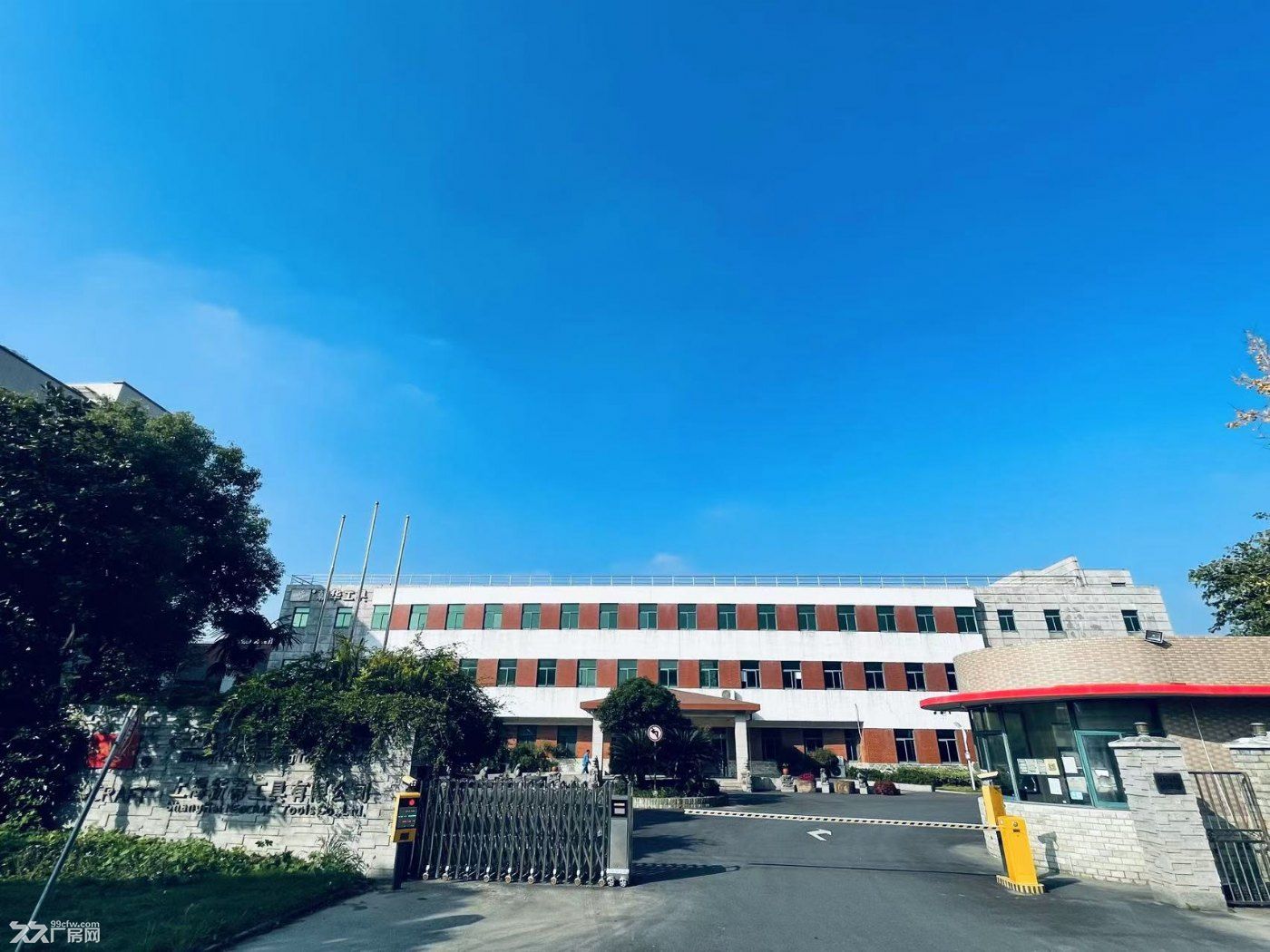 崧华路展厅招租(房东直租)