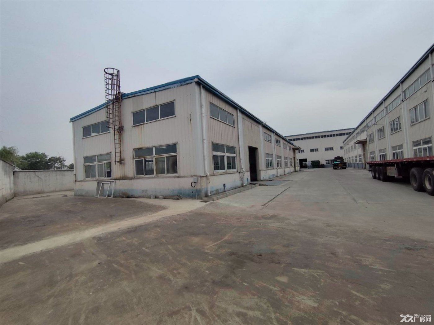 房东出租：104地块，小面积230平，带航车，大场地，金刚砂地面 - 5