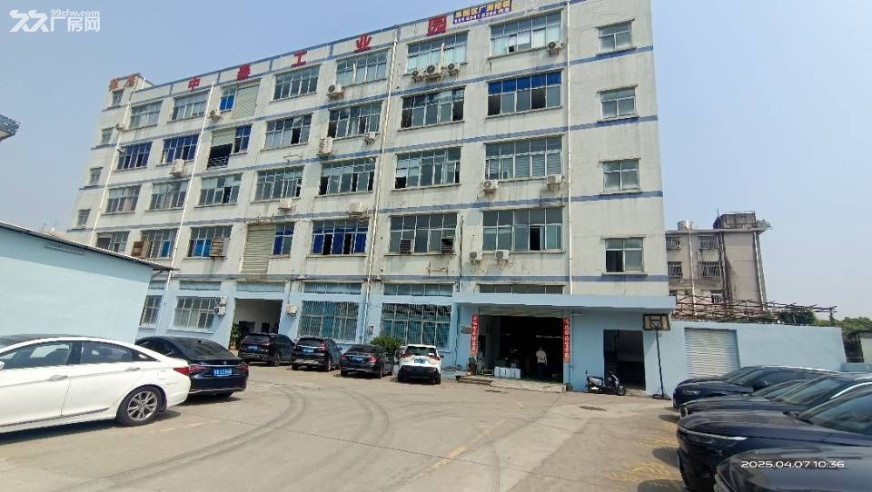 福永凤凰107国道边带装修厂房二楼525平,个人物业,非中介