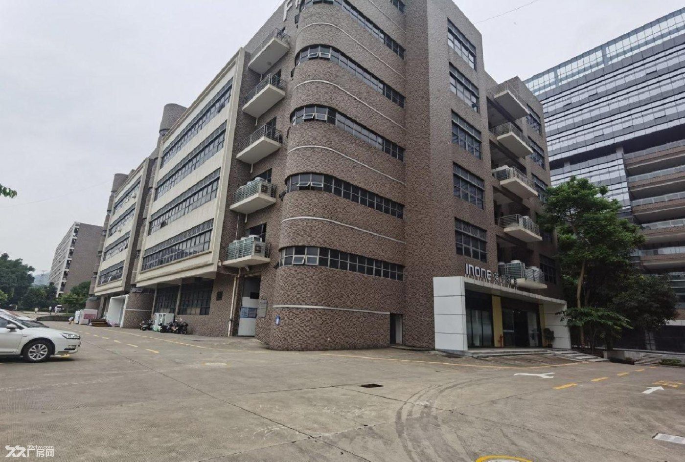 龙华牛湖工业园区红本厂房仓库出租可分出3百5百8百使用率高q - 3