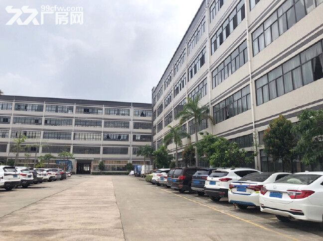 龙华地铁口旁园区新出原房东45000平独院红本厂房,可分租,空地大,形象好