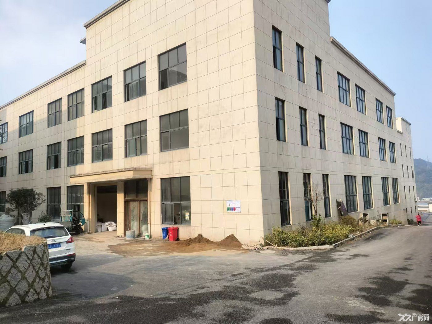 富阳富春街道6600方独院厂房出租(可分租)