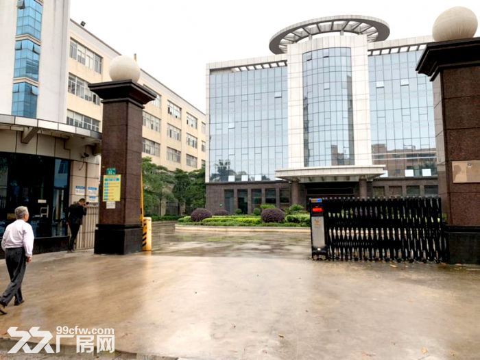 花都镜湖工业区分租一楼厂房500平方，层高7米 带办公室