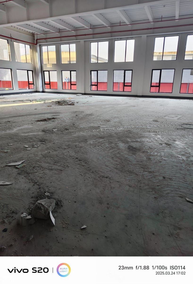 房东直租:曹安公路路边 2千平可做展示面,可分割,适合展厅汽车4s店 - 4