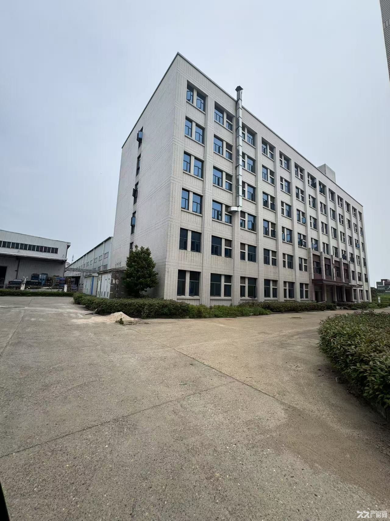 房东低价直租开发区独栋厂房有航吊重工厂房
