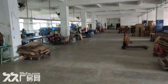 横岗西坑社区独院厂房1100平,空地超大,19元/平,配套货梯,宿舍 - 4