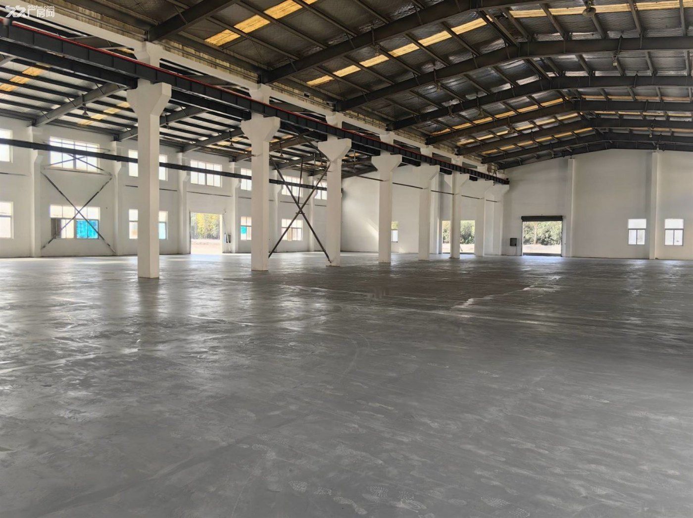 房东直租:曹安公路独栋1200平可分割配套行车无公摊配套办公 场地超大 - 4