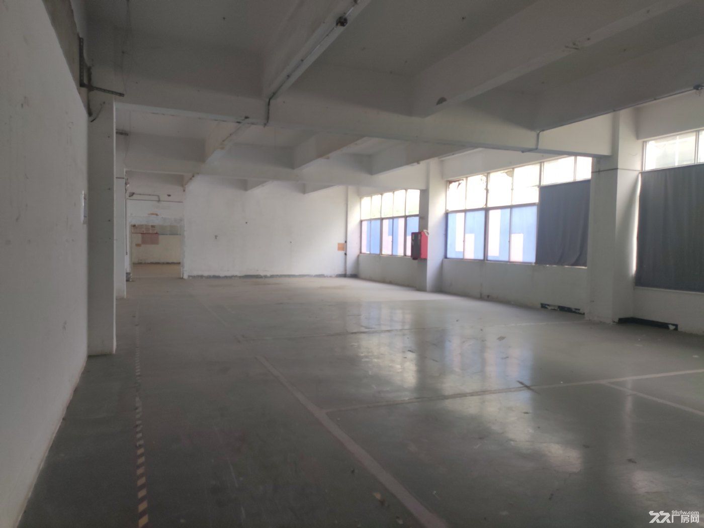 石岩上屋地铁口整层1500平办公厂房出租 - 2
