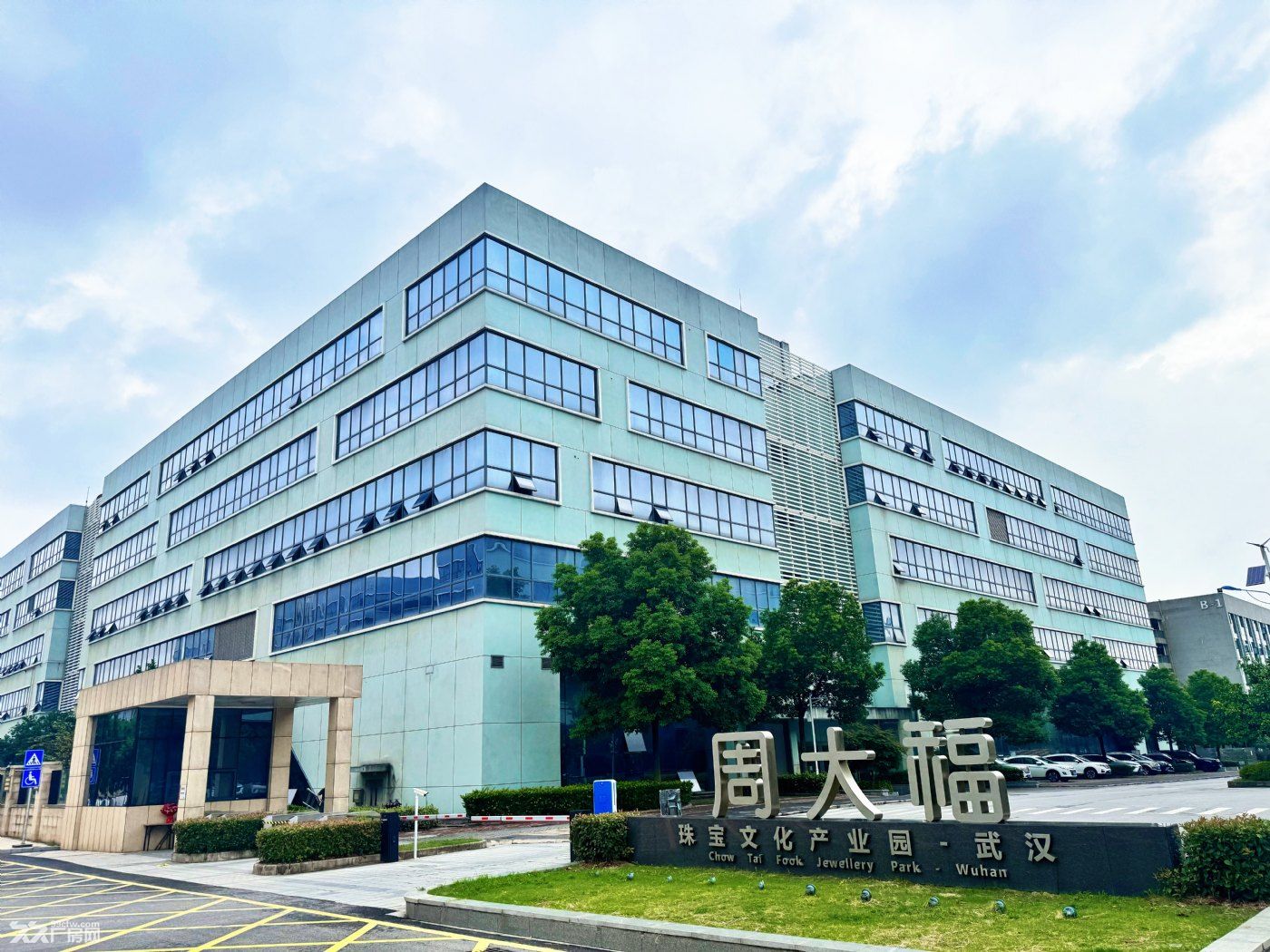 横店 厂房低价出租 地铁口 可分租 房东直租