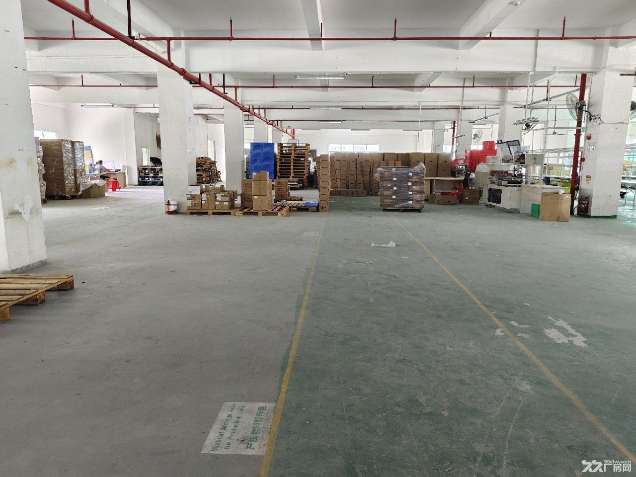 原房东出租 凤岗金凤凰楼上2000平厂房出租 有现成办公室 - 3