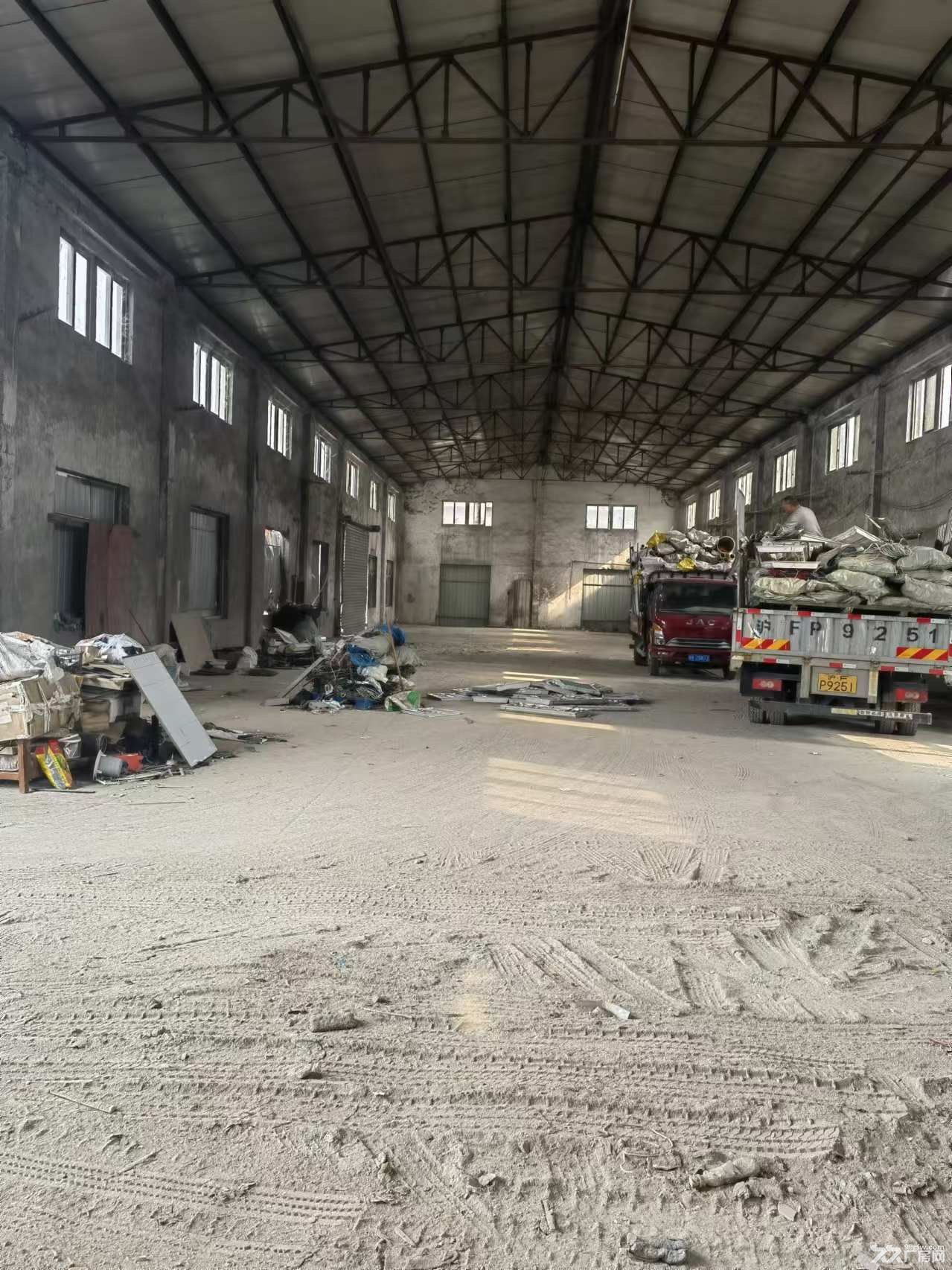 新场厂房出租可塑料粉碎涂料粘合剂大理石木制品家具等