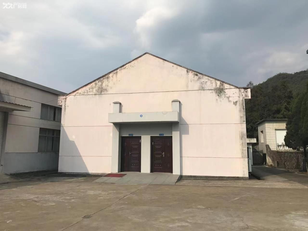 整园区出租 可出售，价格可谈。 - 2