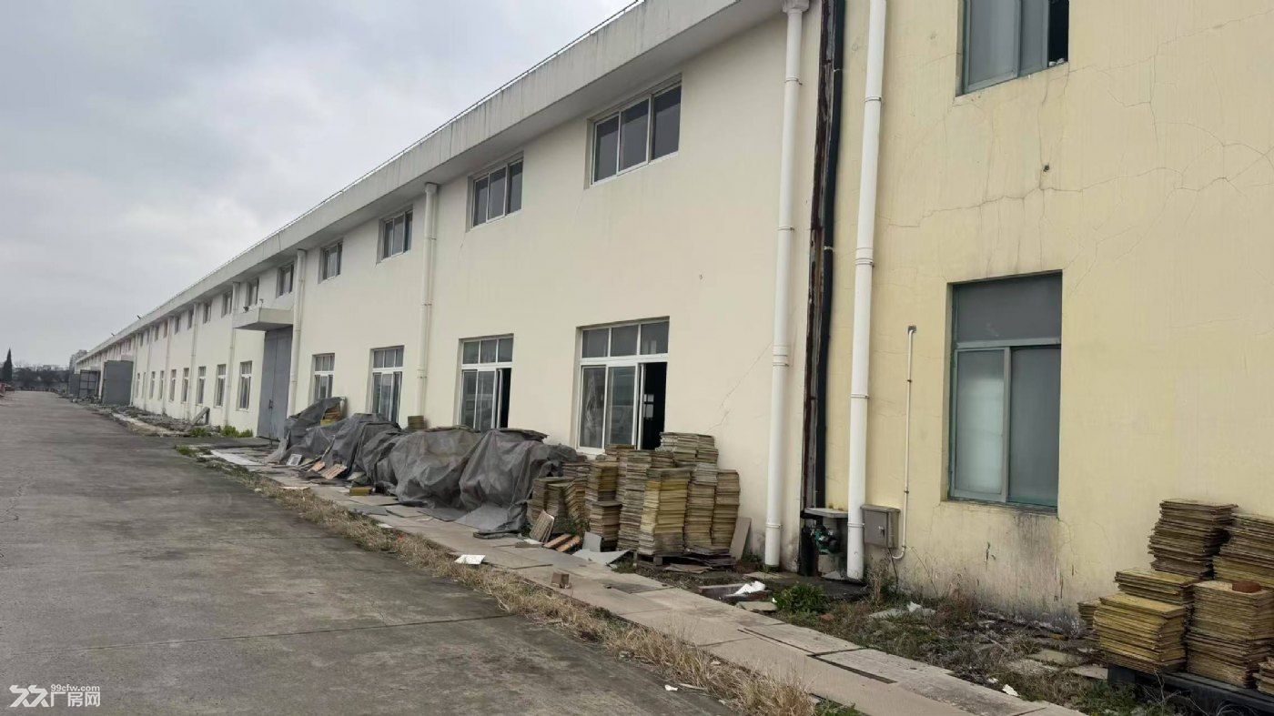 金山朱泾工业园25000多平单层厂房,产证齐全、无公摊